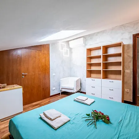 Attico Centro Lägenhet